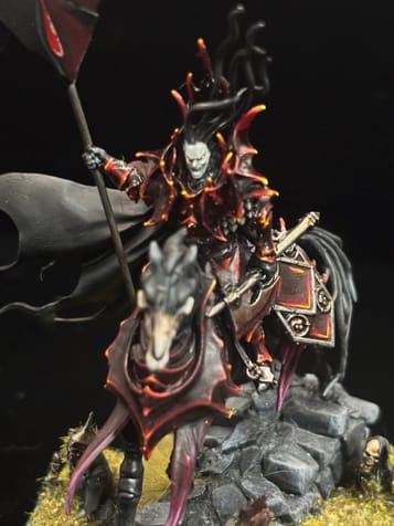 Bloodknight army standard bearer thumbnail 1